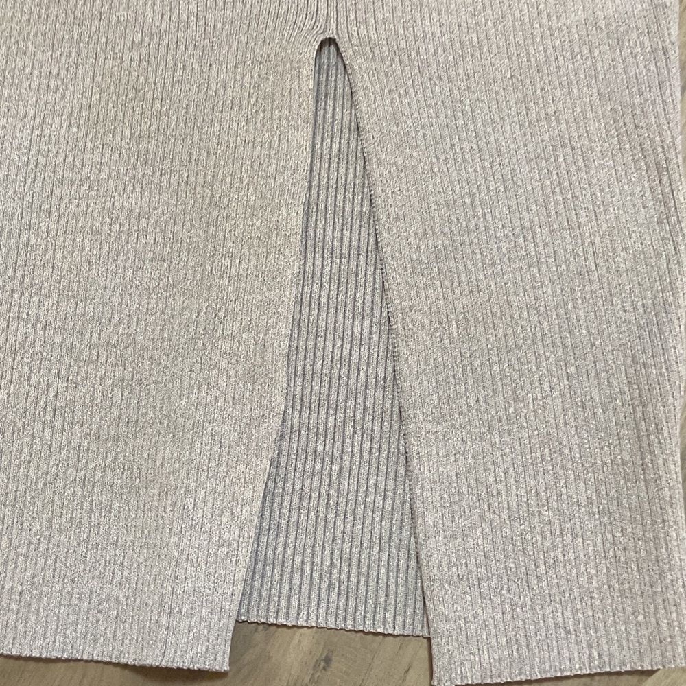Guess grey  Ribbed Knit Pencil Skirt with Front Slit - Picture 3 of 4